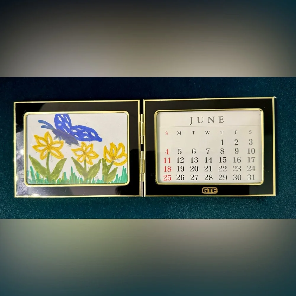 Gold Foldable Calendar & Picture Frame